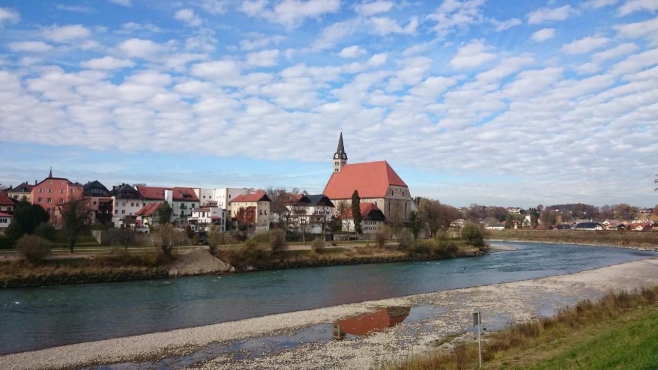 Ferienwohnung An Der Idyllischen Salzachschleife Naehe Salzburg Laufen Dış mekan fotoğraf